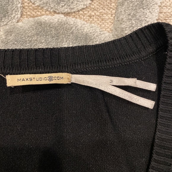 Black Max Studio Sweater size M - Picture 2 of 2